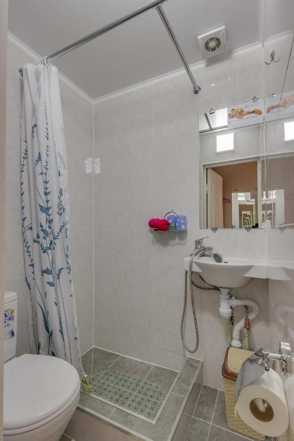 Yourhouse: Cozy Apartment-style On Gagarina Utepova Aparthotel